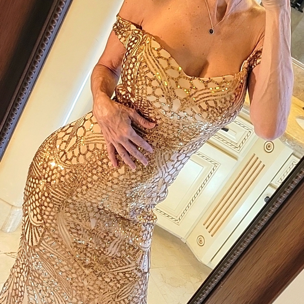 Gorgeous Gold Sequined Off-shoulder Fishtail Ball Gown, XS - Picture 2 of 16